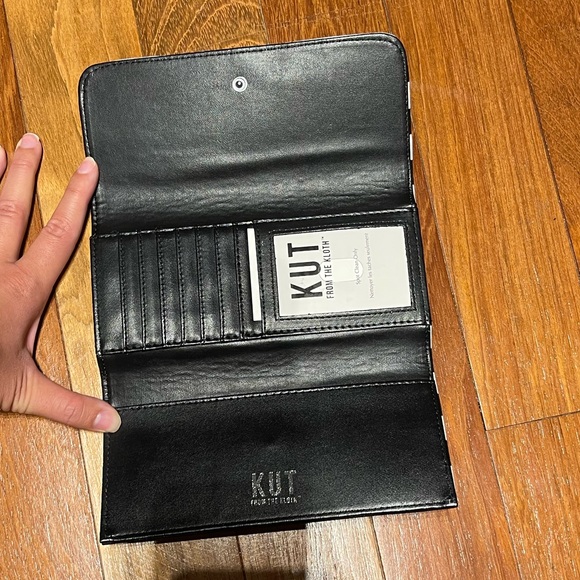 Black and white slim wallet - Picture 2 of 3